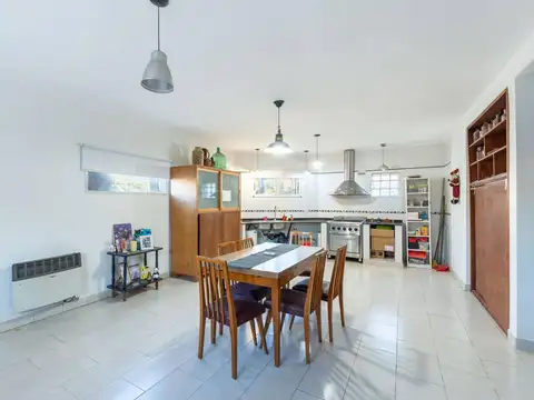 Casa en Venta en City Bell [Cod: 280]