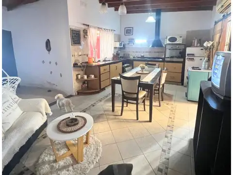 Casa 3 ambientes con 1 baño