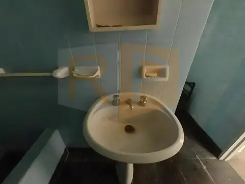 LOCAL CON DOS PH EN FLORES