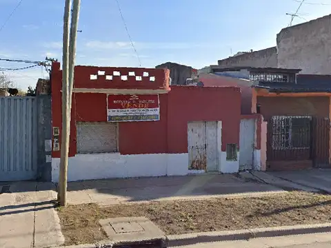 VIVIENDA DE 4 AMBIENTES SOBRE LOTE DE  8,66 x 59.21 aprox