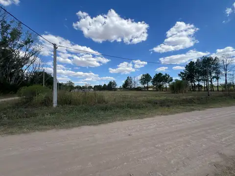 Terreno en venta en Mercedes rodeado de verde 2000 m2