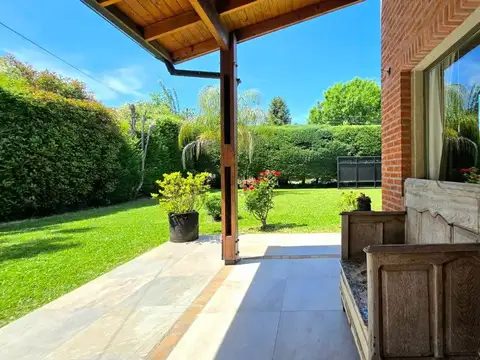 Casa 3 ambientes con 2 baños