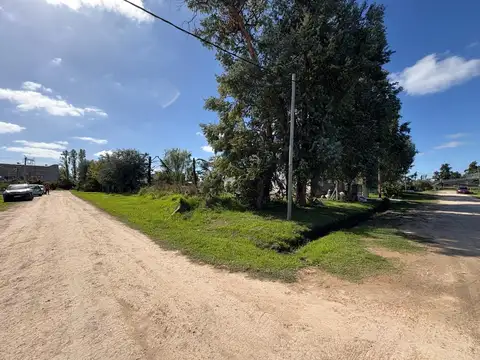 TERRENO EN BARRIO LOS CARDOS