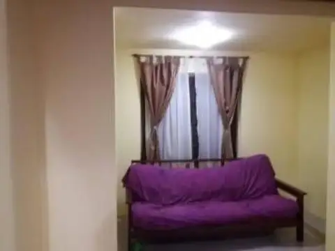 Casa 5 ambientes con 1 baño