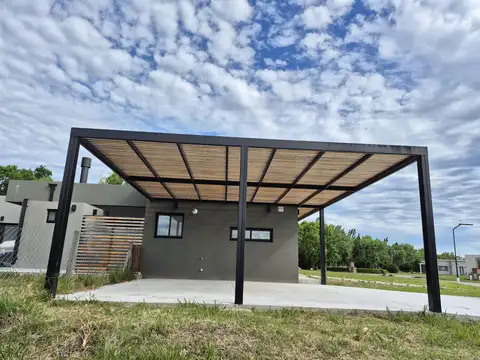 Casa 4 ambientes con 3 baños