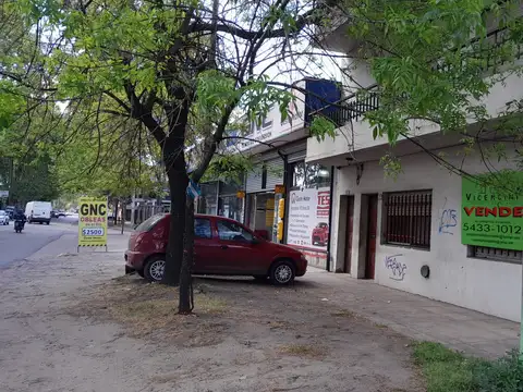 3 casas a refaccionar muy buena ubicacion sobre lote a 2 calles una avenida Vergara
