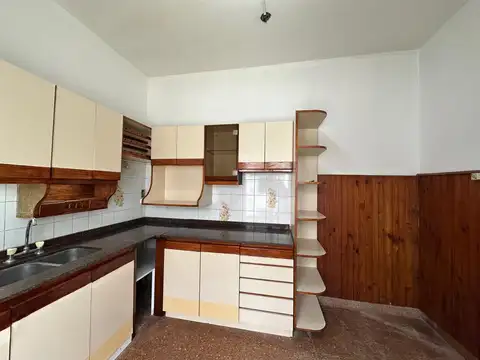 Casa 3 ambientes con 1 baño