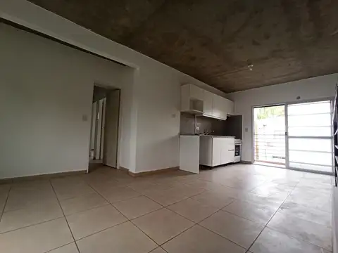 Departamento en Alquiler en Jose Leon Suarez, $ 700.000