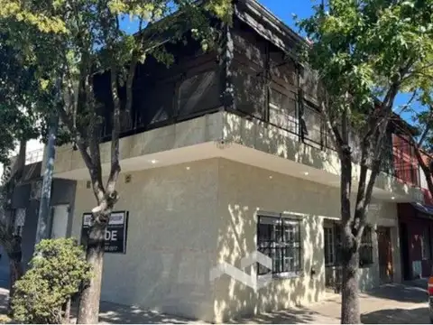 VENTA DE CASA 4 AMB EN BARRIO NAON OPORTUNIDAD