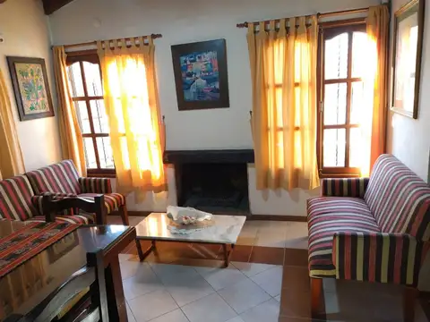 Casa en Venta con 3 cocheras