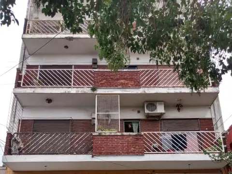 Local de 51 m2 en Parque Avellaneda