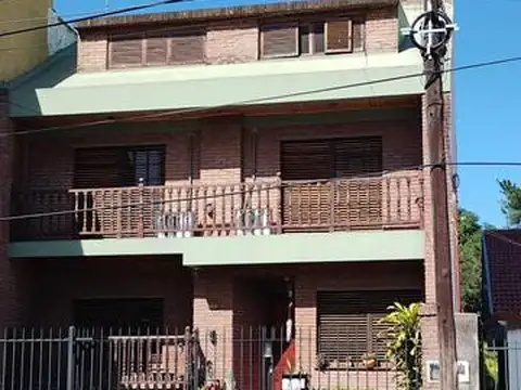Casa de 5 ambientes en venta en  Florencio Varela