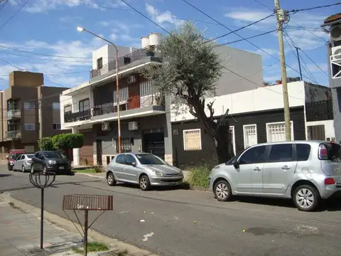 CIUDADELA. ECUADOR 1900. PH DE UN AMBIENTE CON PATIO.