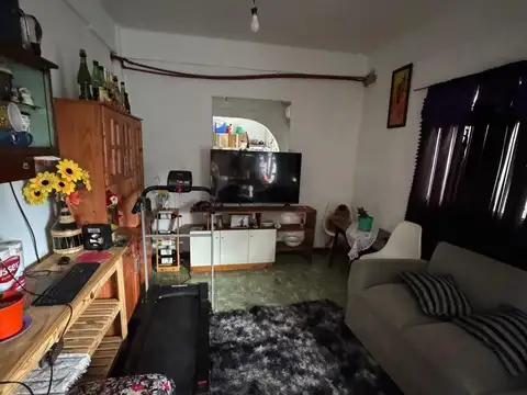 Casa 2 ambientes con 1 baño