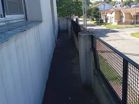 Depto Tipo Casa 4 ambientes con 1 baño