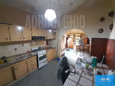 Casa 6 ambientes con 2 baños