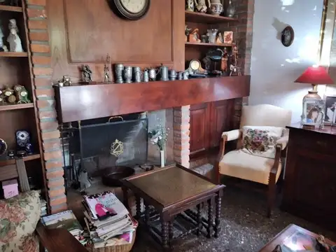 Amplio chalet en Quilmes Este