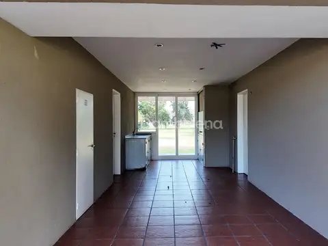 Casa 6 ambientes con 7 baños