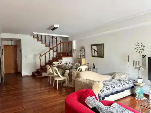 Depto Tipo Casa 5 ambientes con 3 baños