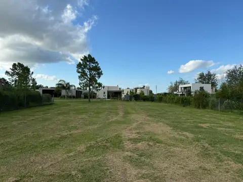 Venta terreno en Puerto Roldan