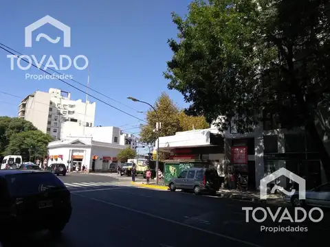 Excelente local comercial en Chacarita!