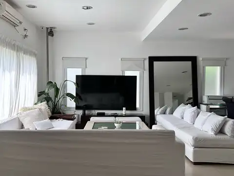 Casa en Venta en La Montura, USD 450.000