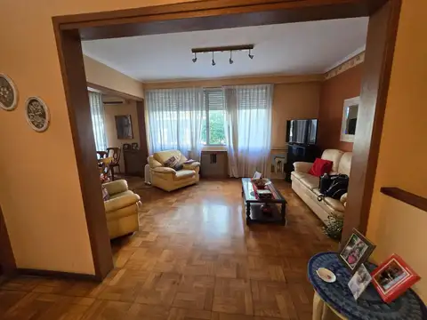 Depto Tipo Casa en Venta en Flores, USD 220.000