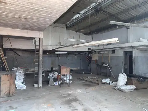 Galpon en Venta 28  mts Fondo