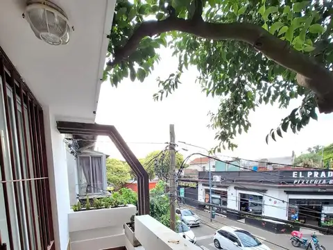 HERMOSO DEPTO. TIPO PH 2 AMBIENTES CON BALCON Y TERRAZA - SIN EXPENSAS