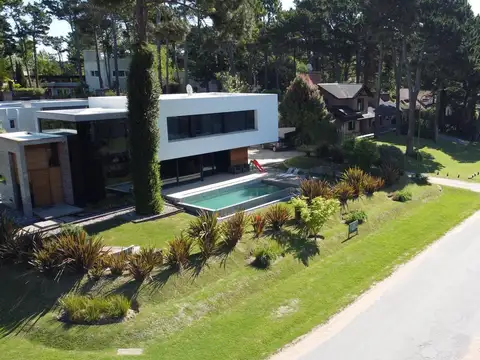 Casa en Venta en Pinamar, USD 595.000