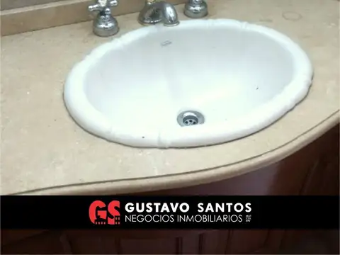 Amplia casa en Ezpeleta