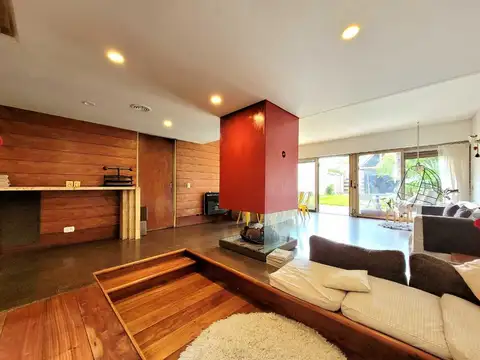 Casa 5 ambientes con 3 baños