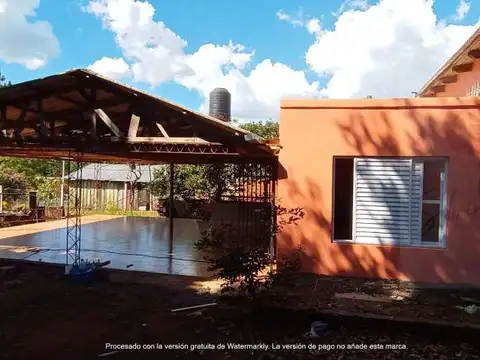 Se Vende Amplia Casa En Esquina, Oportunidad Unica