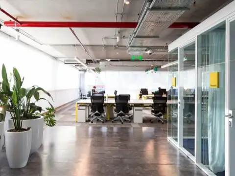 Oficina en Alquiler con 8 cocheras