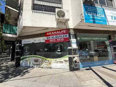 Local en Alquiler de 300 m2 en Villa Luro, esquina de alto transito.