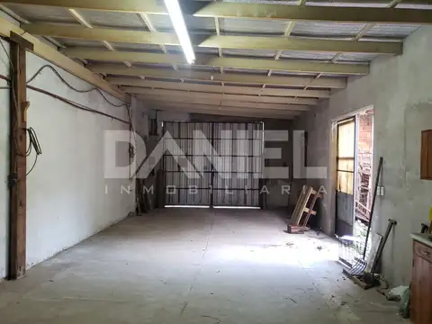 NUEVO VALOR   AMPLIO GALPON INDUSTRIAL ZONA ITUZAINGO NORTE.