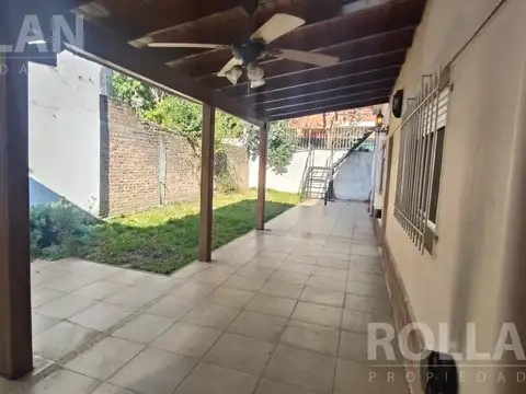 Depto Tipo Casa 3 ambientes con 2 baños