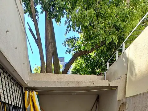 Depto Tipo Casa en Venta 40 años