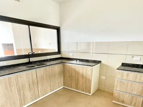 Casa 3 ambientes con 2 baños