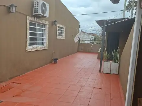 VENTA EN BLOCK CASA Y LOCAL COMERCIAL HURLINGHAM