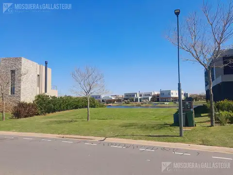 Puertos del Lago.  Barrio Ceibos al 100