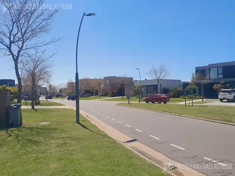 LOTE A LAGUNA. BARRIO CEIBOS. ORIENTACION OESTE. URGENCIA DE VENTA!