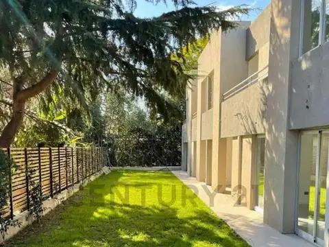 Casa Dúplex 2 Dormitorios con Jardín Privado y Cochera + Amenities Pileta / SUM – UF 21 – BENAVIDEZ