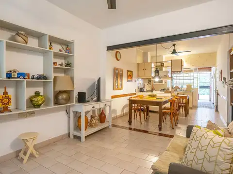 VENTA CASA 4 DORMITORIOS LA SEXTA