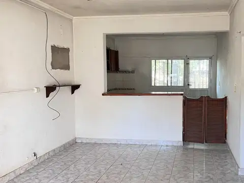 Casa 3 ambientes con 1 baño
