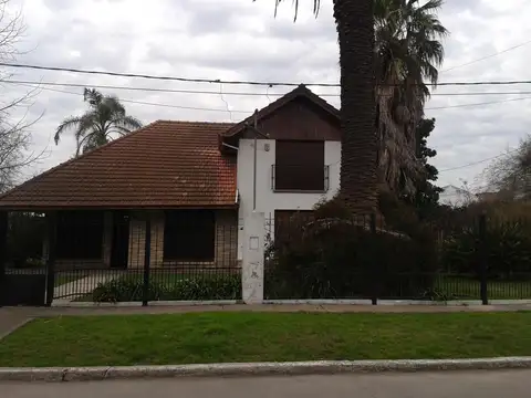 Casa en Venta en 489 esq. 31 Manuel B Gonnet - Alberto Dacal Propiedades