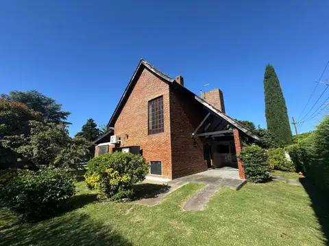 Casa en Venta con 3 cocheras