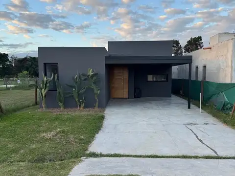Casa en Venta con 1 cochera