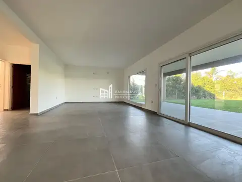 Casa en Venta en Haras Santa Maria, USD 399.000