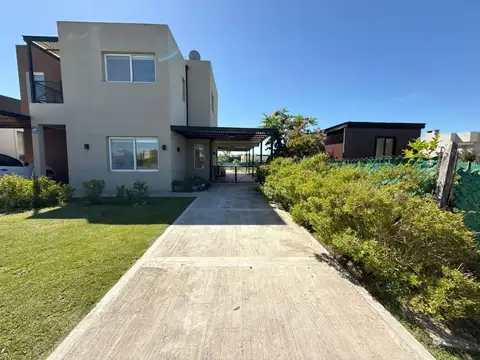 Casa en Alquiler en Pilar del Este - San Ramon, USD 1.300